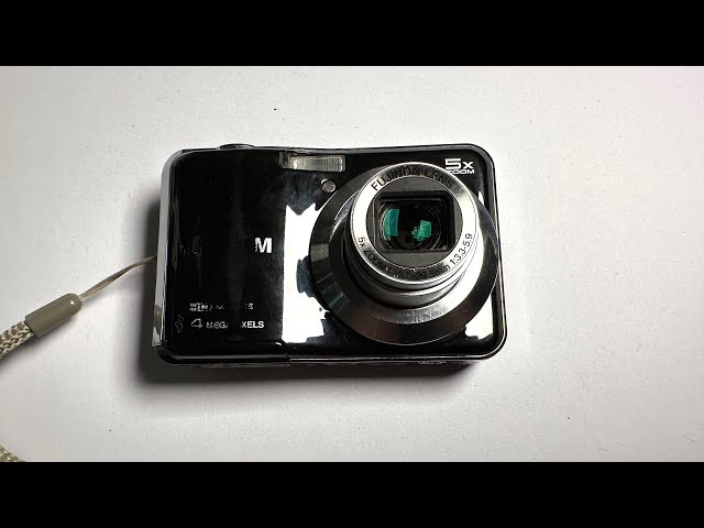 FUJIFILM FinePix AX600シルバー/乾電池式 珍しい型番で新品を見つけ