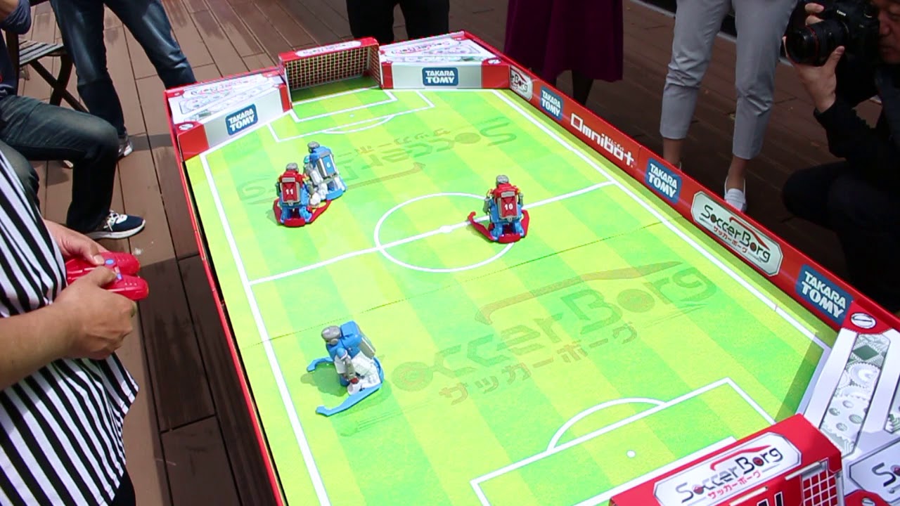 タカラトミー「サッカーボーグ」、2対2プレイ動画 - YouTube