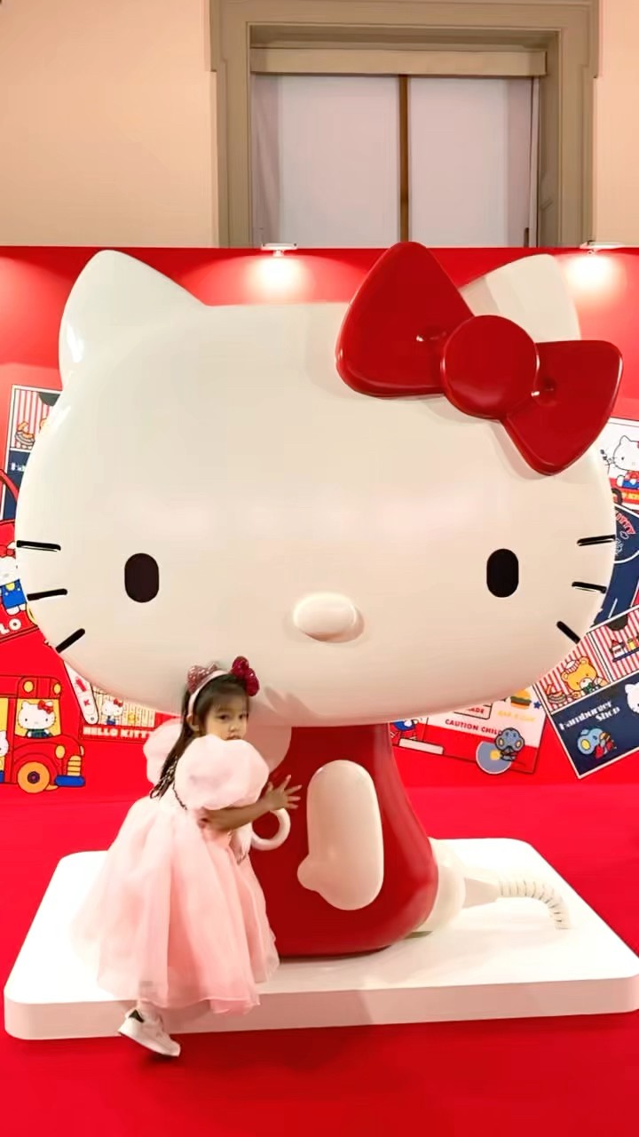 大好きなキティちゃんに会えたよ！ハローキティ展パーティーへ行ってき