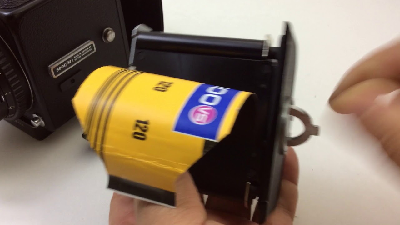 ハッセル A12マガジン フィルム装填方法 - YouTube