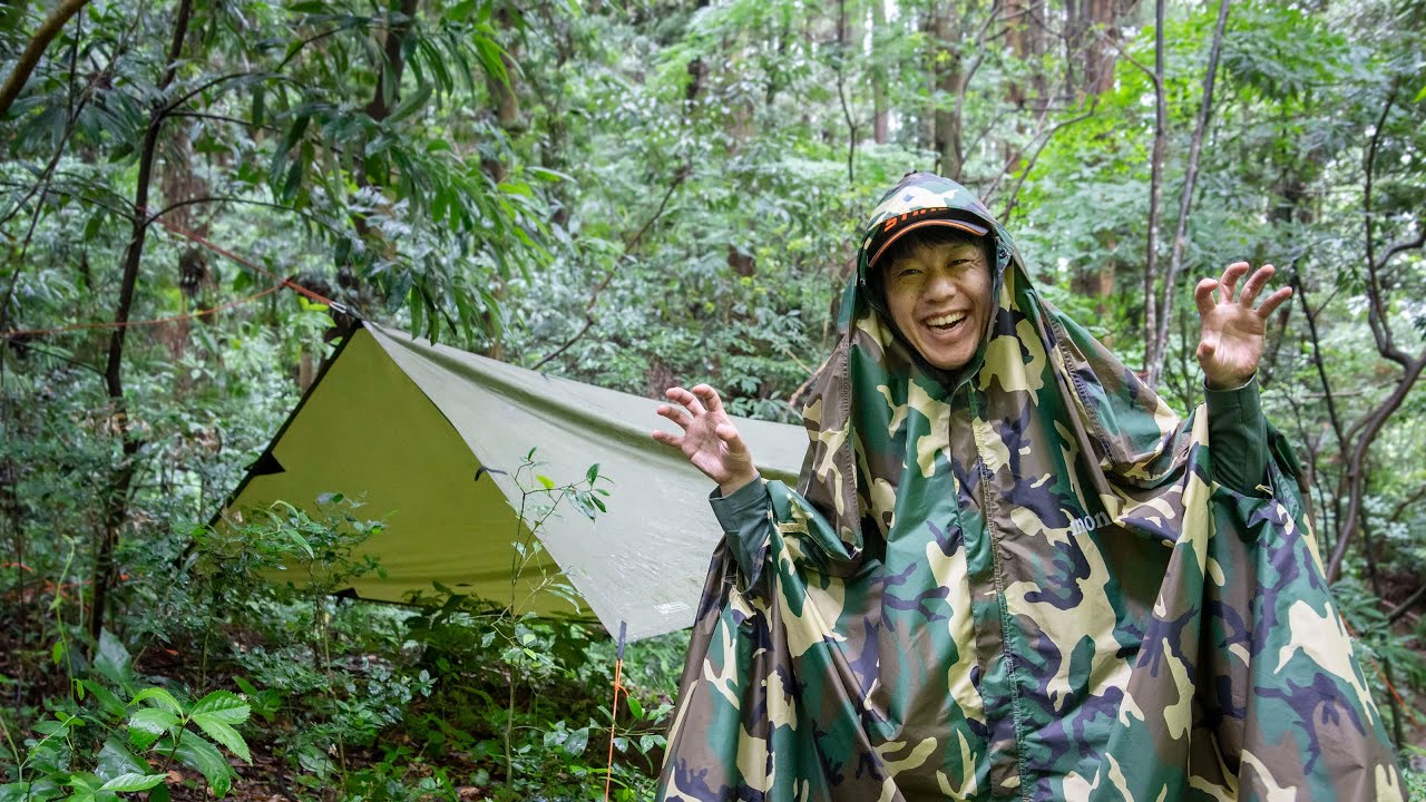 mont-bell】カモワッチテンチョ！ ポンチョがテントになる？ - YouTube