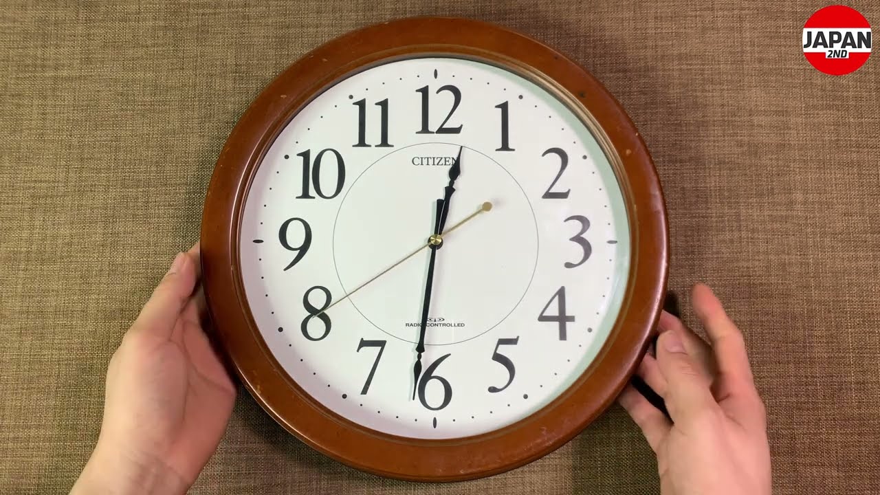 CITIZEN (RHYTHM) 電波置き時計 連続秒針 クリスタル使用 CITIZEN