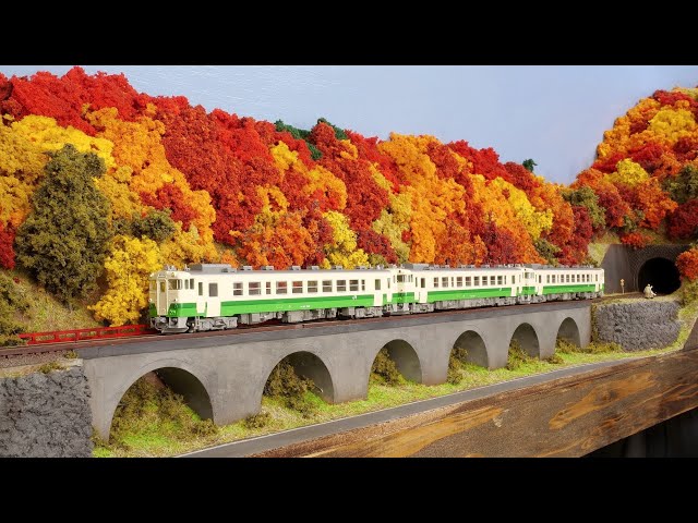 Autumn leaves arch bridge diorama / model railroad N gauge - YouTube