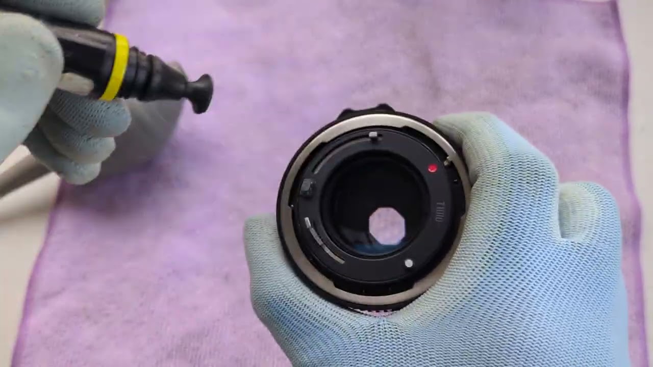This is a video showing the operation of the Canon New FD 50mm F1