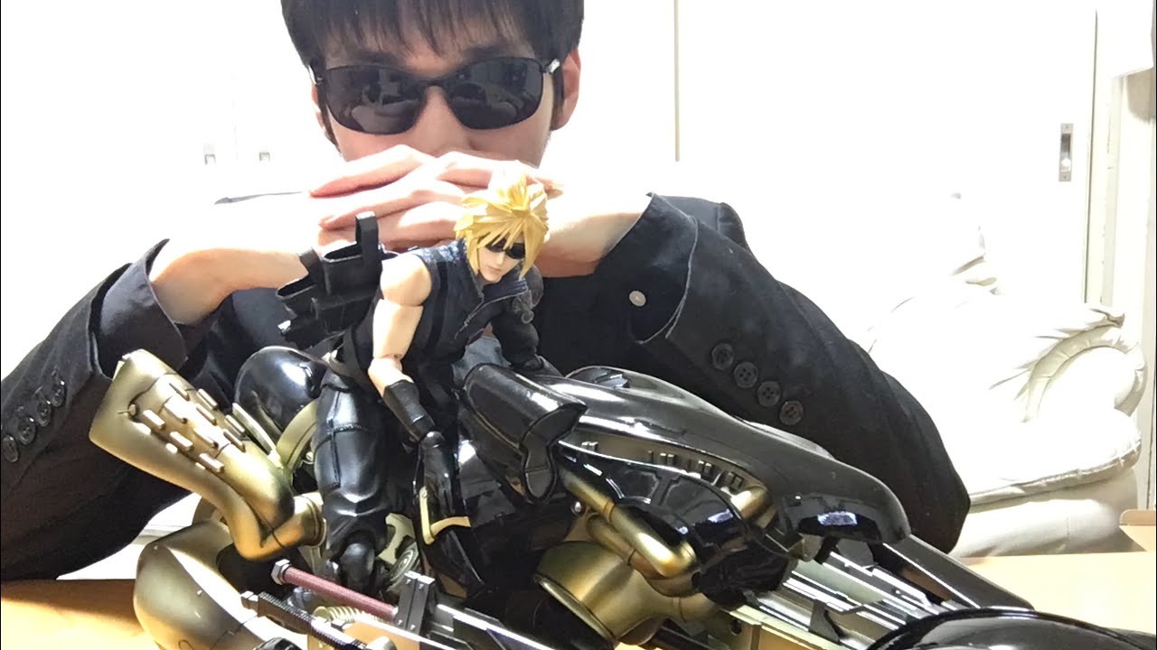 PLAY ARTS改 クラウド・ストライフ＆フェンリル Amazon.co.jp: PLAY