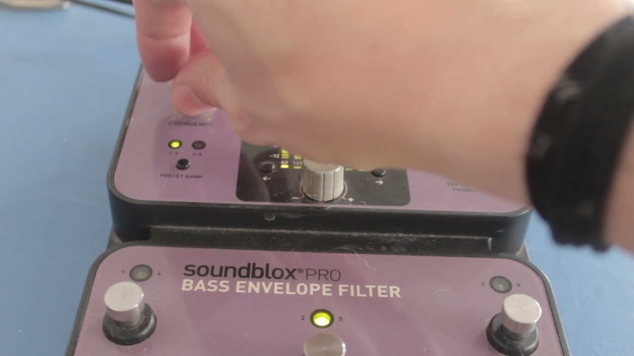Soundblox PRO Bass Envelope Filter ( no talking, just twiking