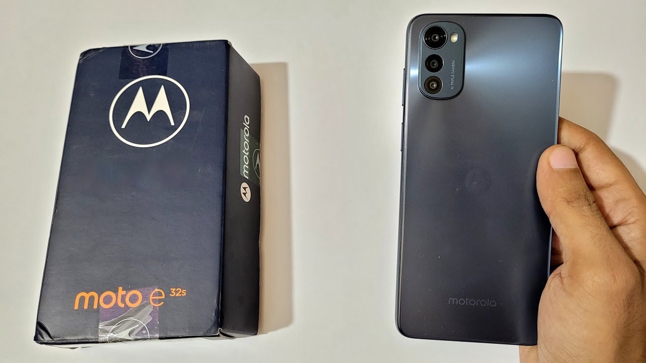 Moto e32s Unboxing - 16MP Triple Rear Cameras + 90Hz Ultra Smooth