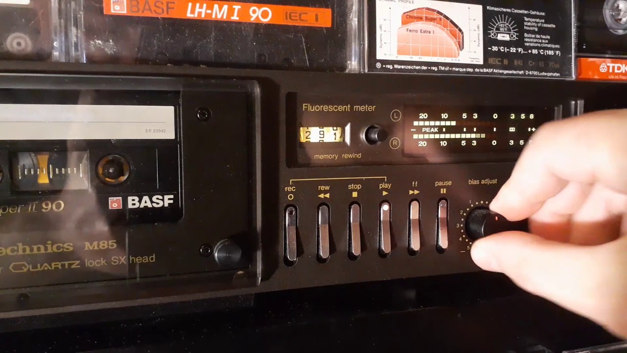 TECHNICS RS-M85 Cassette Deck. The $3745 AUD cassette deck. - YouTube
