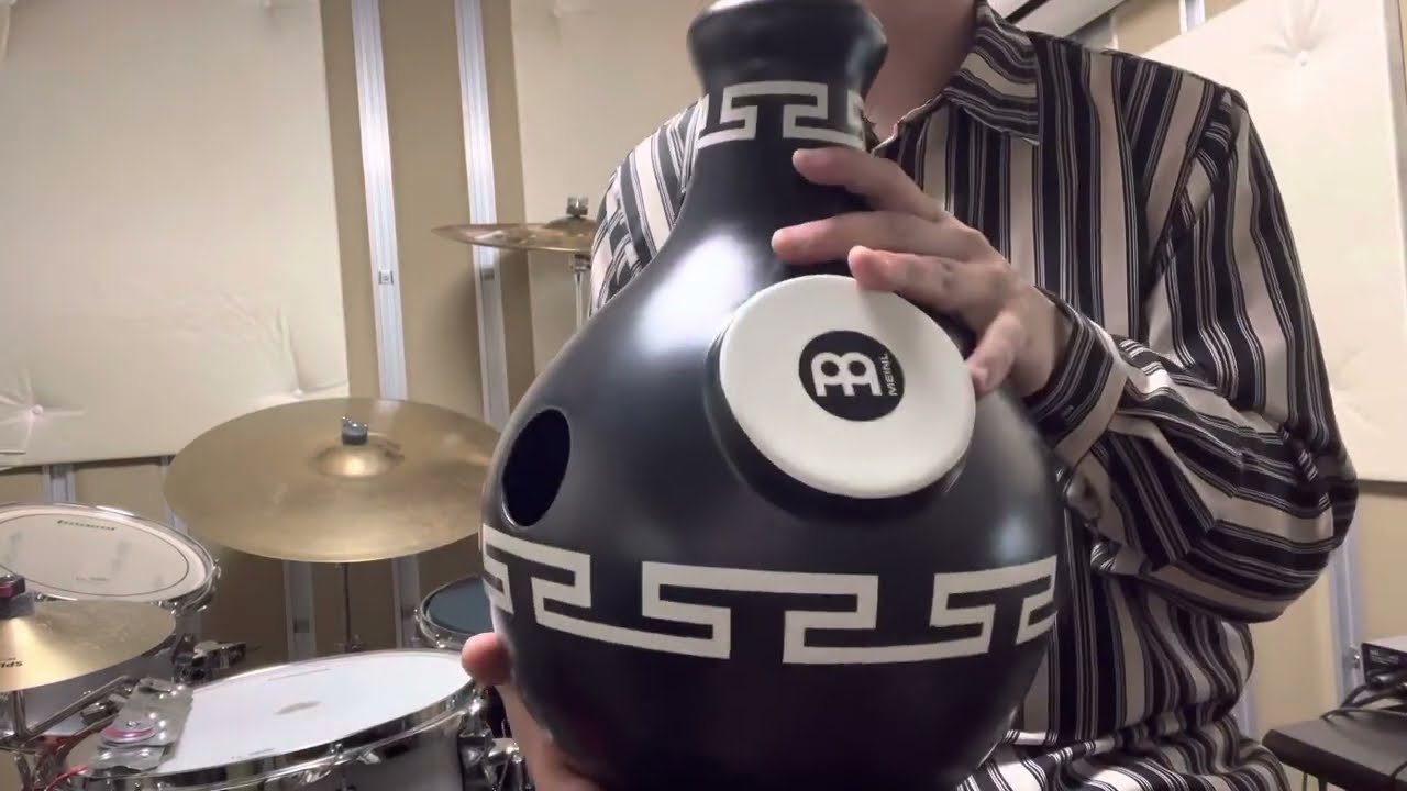 壺の形をした楽器 ウドゥ（イボドラム）の紹介 - YouTube