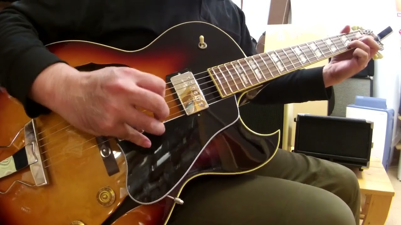 Archtop Tribute AT105D/LFB ピック弾き - YouTube