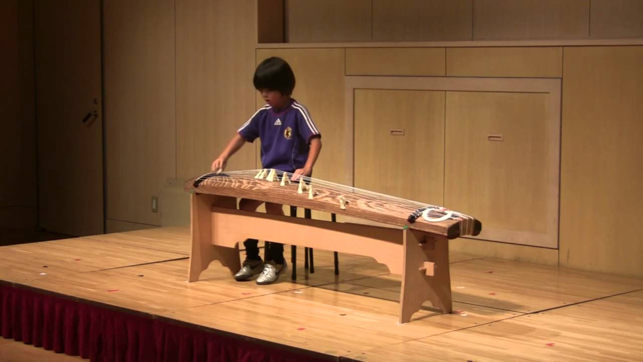 一番星二番星（宮城道雄 作曲） 沢井箏曲院子供コンサート2011 - YouTube