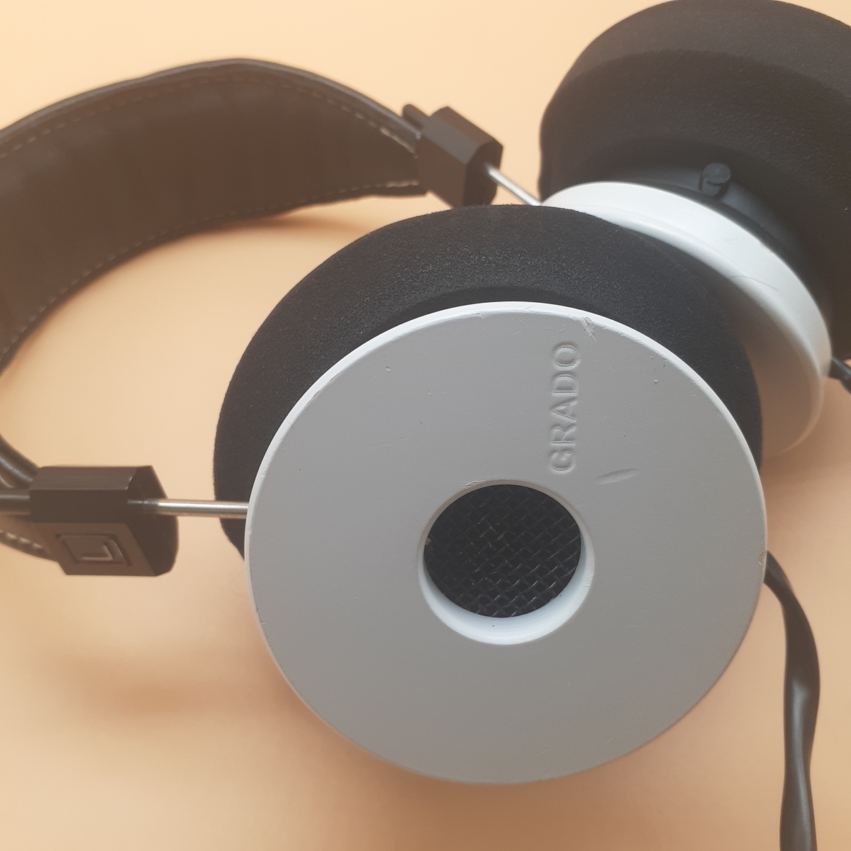 ハイエンドヘッドホン GRADO The White Headphone レビュー - audio