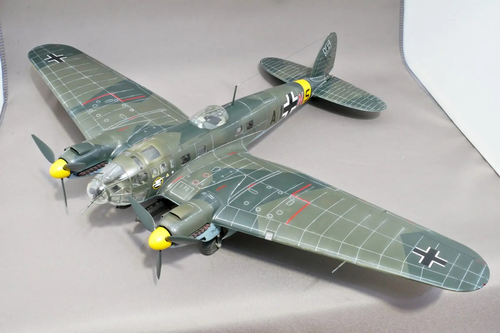 ドイツ空軍 ハインケル He111H-6 爆撃機 ICM 1/48 プラモデル製作手順