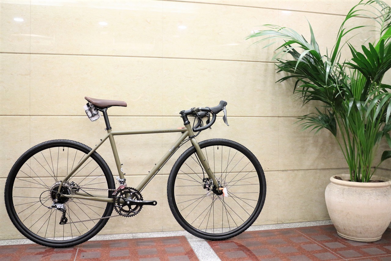 FUJI】シブいカラーのクロモリグラベル「フェザーCX＋」！ | 大阪で