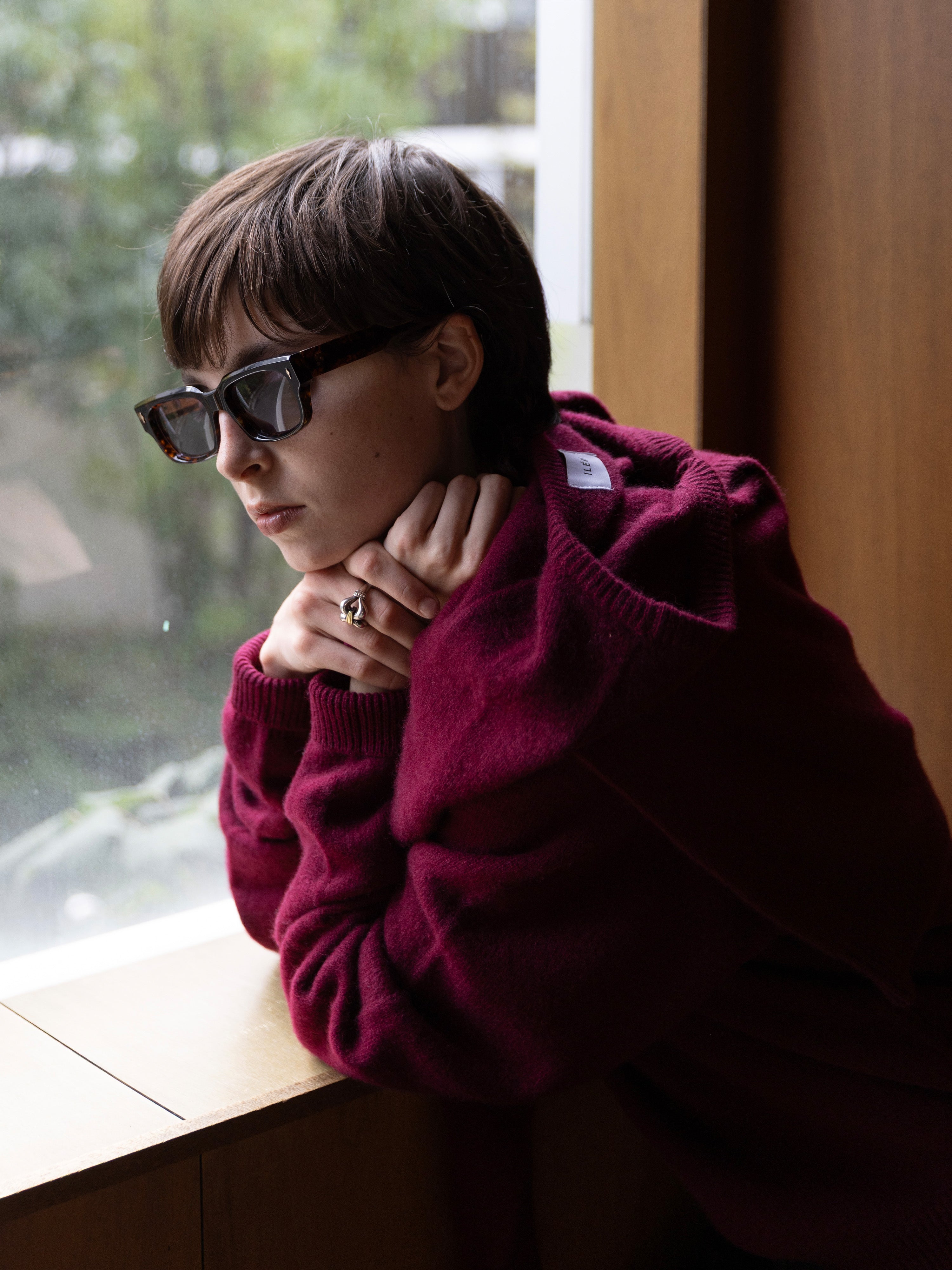 Authentic Cashmere V-Neck Knit – ILEAN