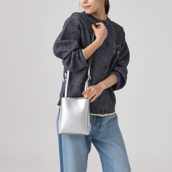 軽量大人カジュアル】 ふわっと軽い三層ショルダーバッグ