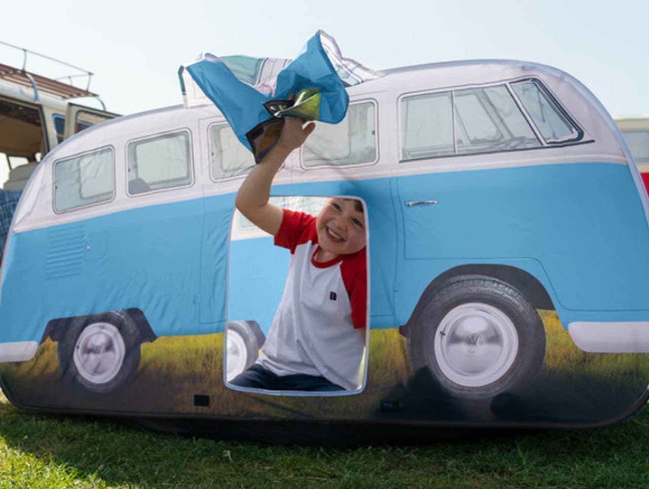 フォルクスワーゲンバス型の子ども用テント「T1バス キッズテント