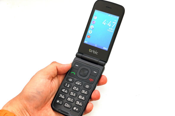約2万円の折りたたみケータイ「Orbic JOURNEY Pro 4G」を試す シンプル