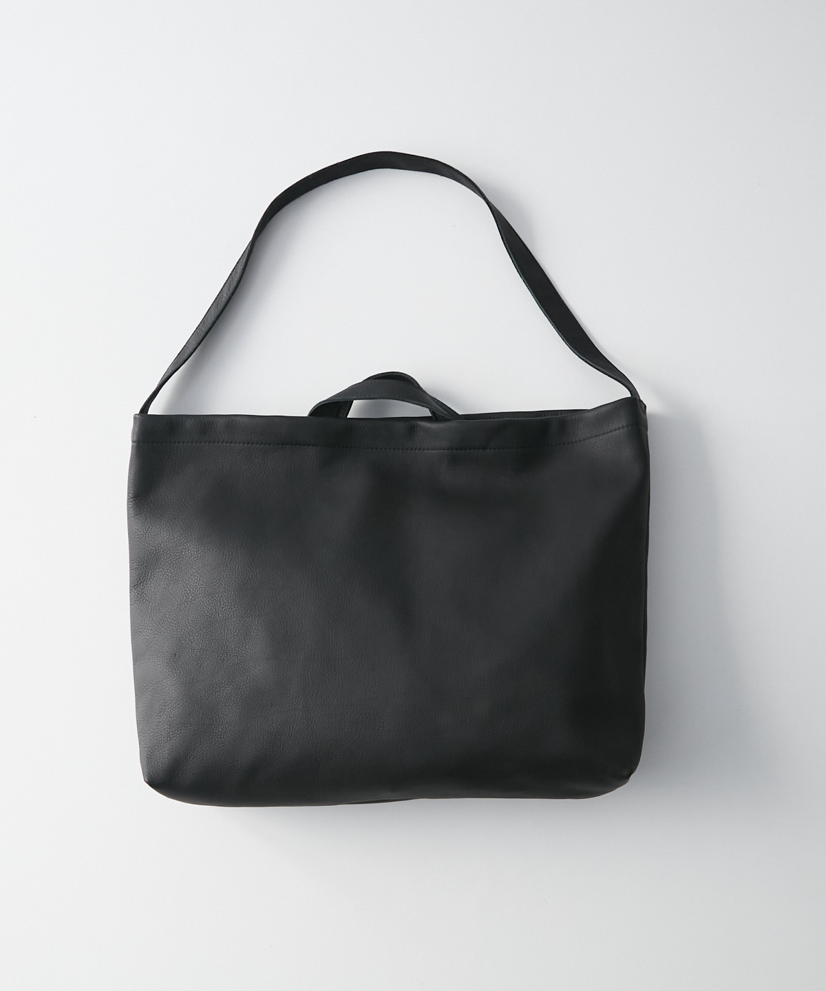 バレンシアレザー ショルダーバッグ｜nest Robe / CONFECT ONLINE SHOP