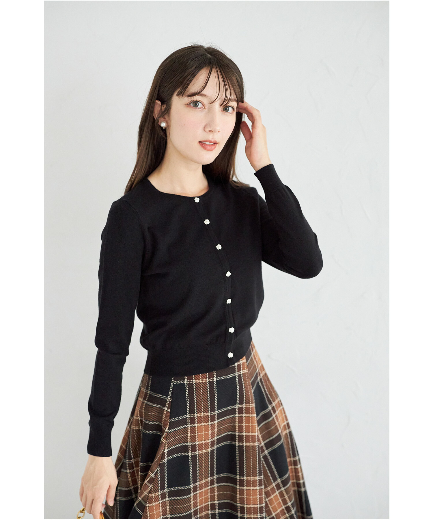 吸湿発熱＆しっとり保湿シアバター加工♪フラワー釦ニットカーディガン