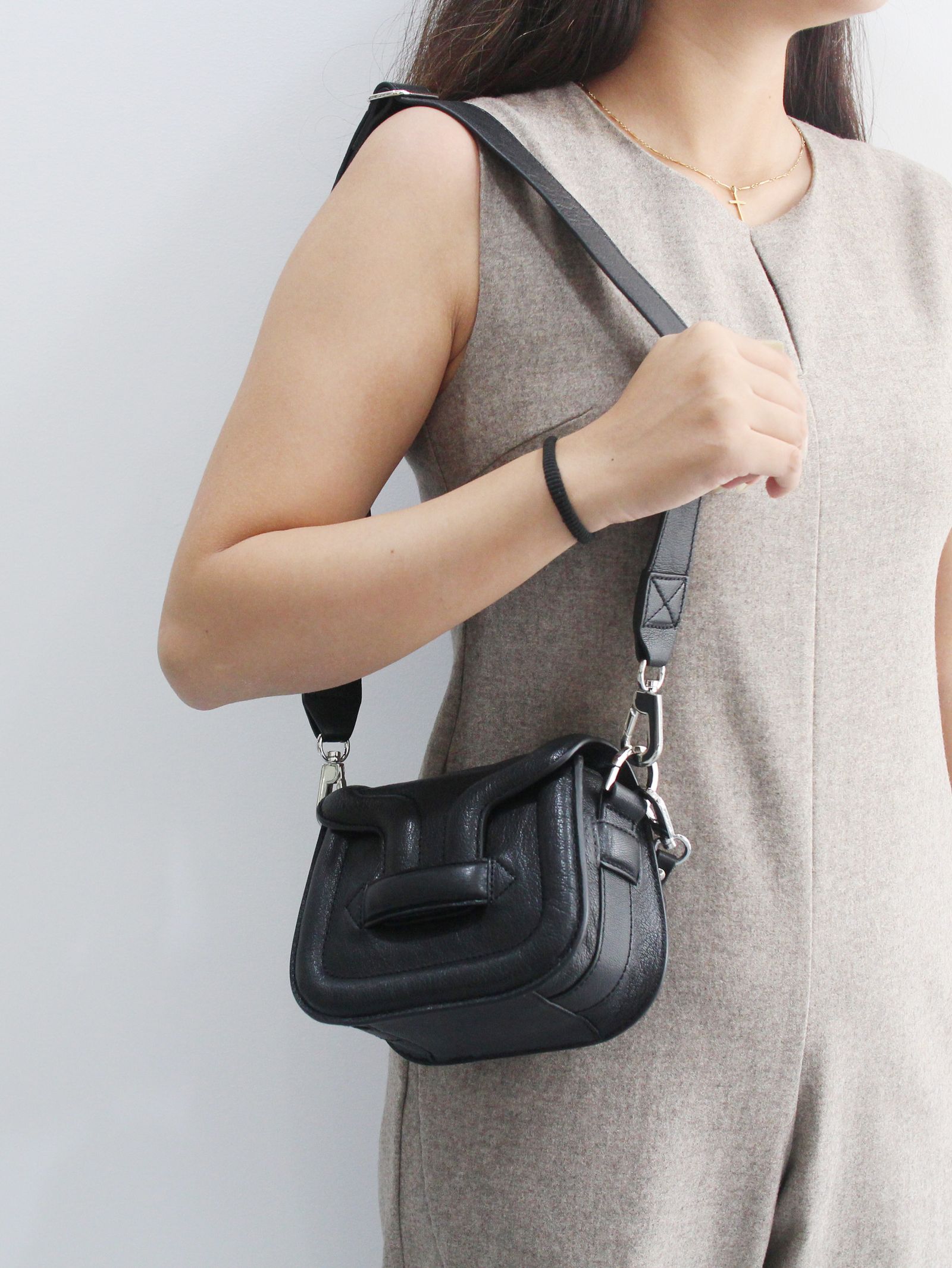 PIERRE HARDY ”マイクロアルファヴィル バッグ”のご紹介‼ | ADDICT WEB