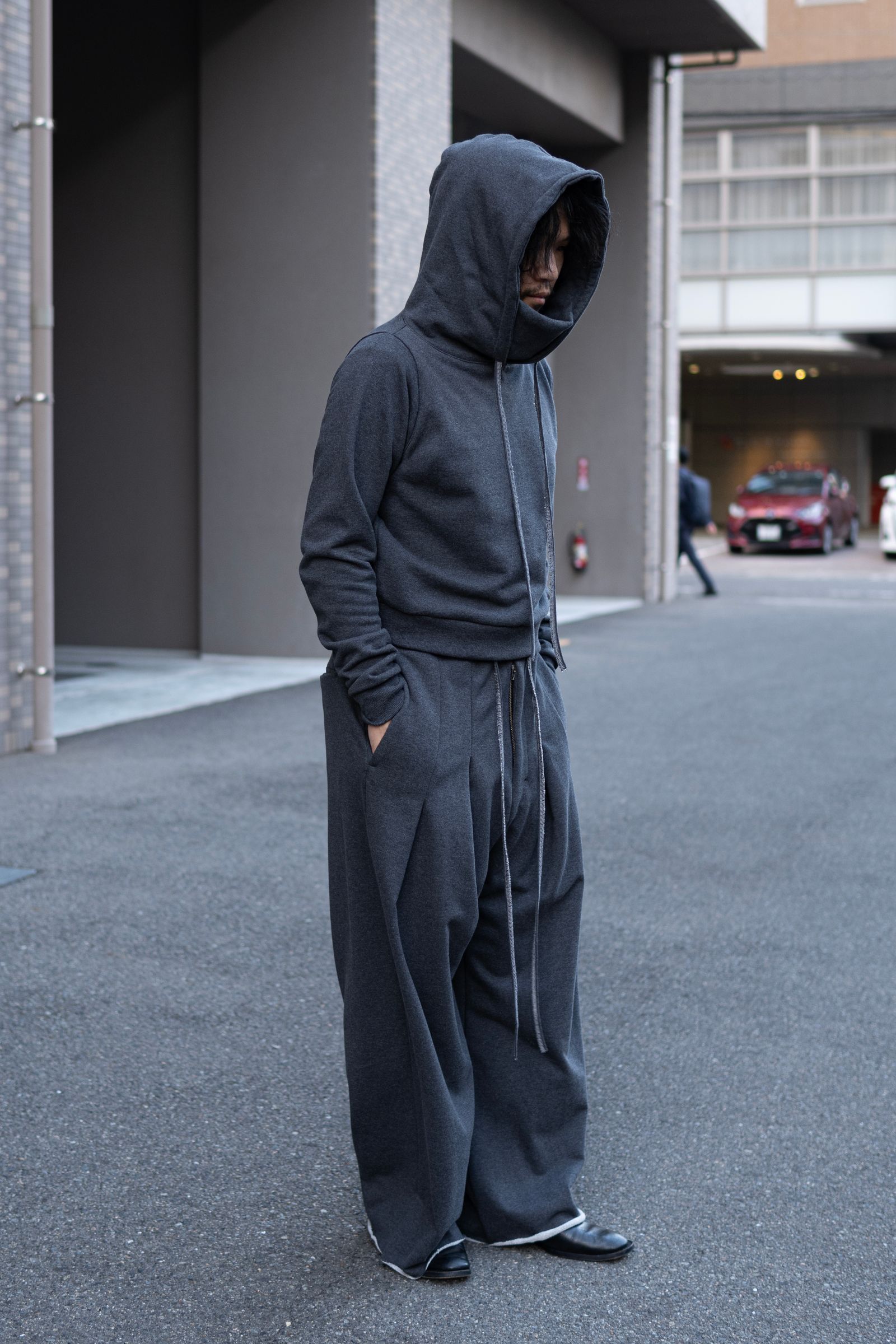 SHINYAKOZUKA】ISSUE#5 2024AW 'DIVE INTO WINTER FEAST' | Retikle