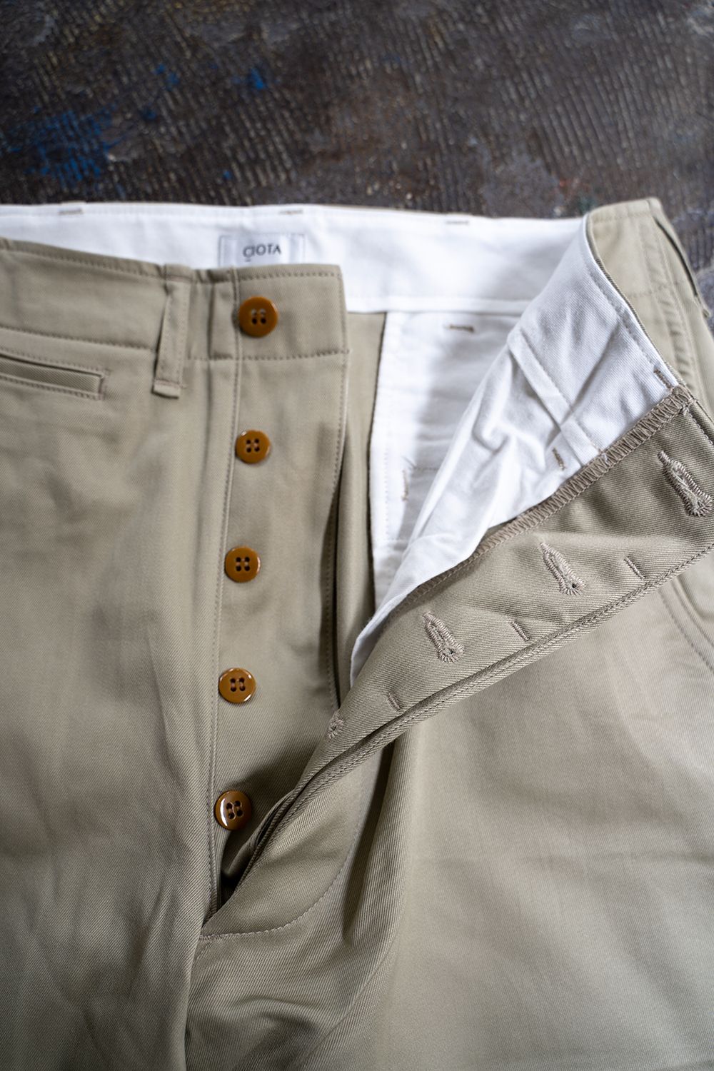CIOTA - 【ラスト1点】スビンコットンウエポンチノパンツ(SAND BEIGE