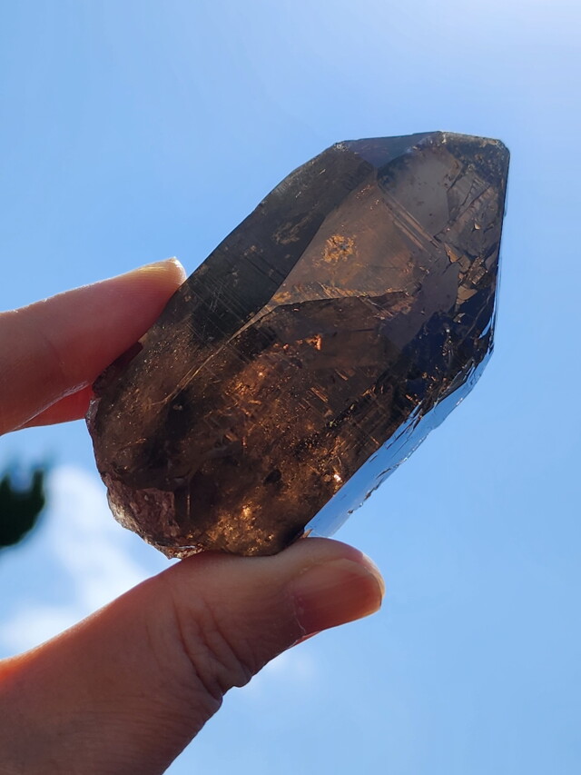 マラウイ産スモーキークォーツ原石 CON004