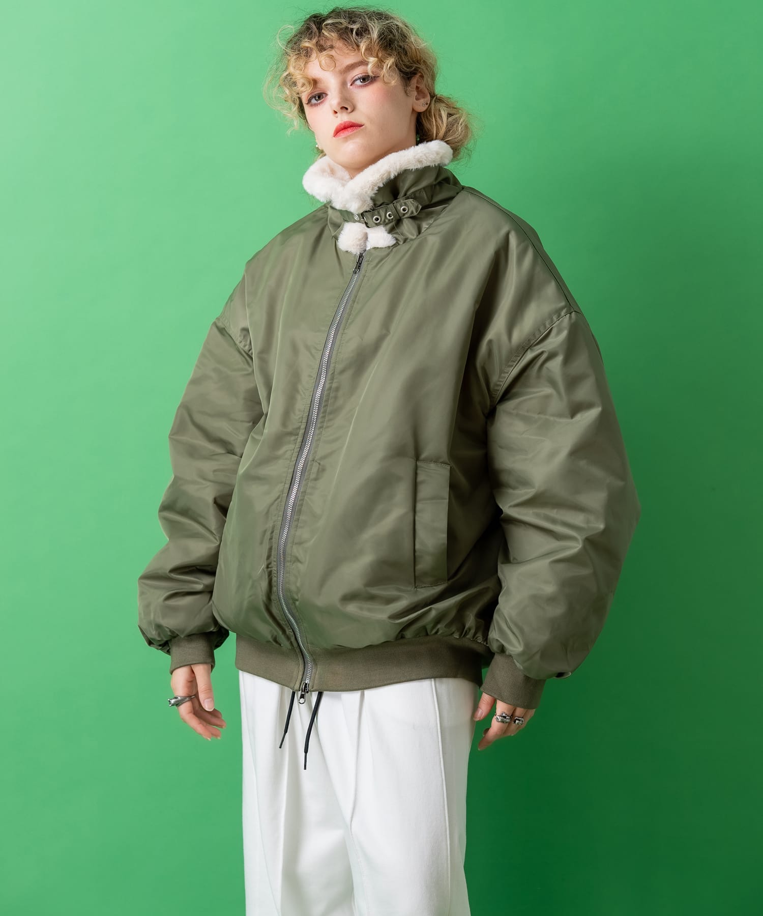 カーキ色ファー付きフライトジャケット フェイクファーカラー フライト