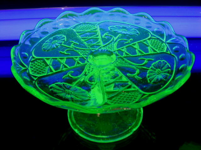 昭和レトロ プレスガラス ウランガラス グリーンコンポート 【AJ0105