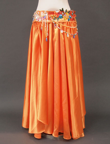 ベリーダンス衣装】色鮮やかなオレンジにカラフルな装飾が明るく映える