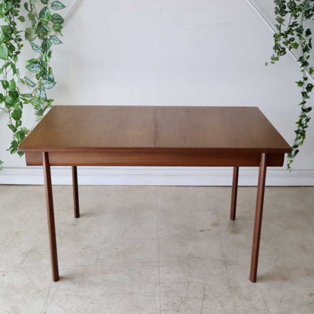 英国ヴィンテージ家具 WHITE & NEWTON（ホワイト＆ニュートン）｜建築