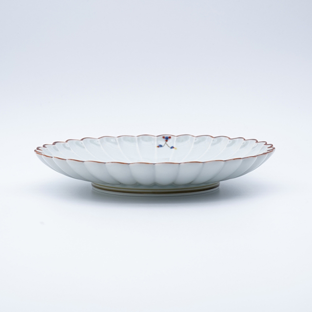 菊割7寸皿(白)｜空萌工房(そらもえこうぼう)｜田口紀美子