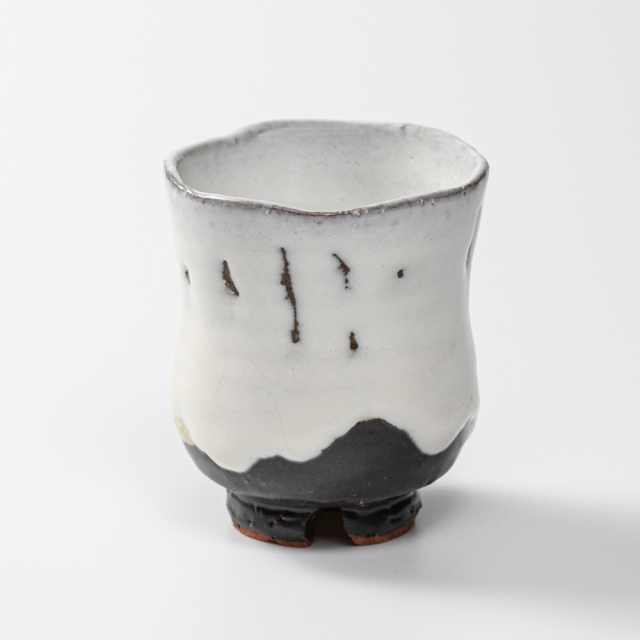 萩焼(伝統的工芸品)湯呑大掛分け(鬼白竹＆黒釉)胴締