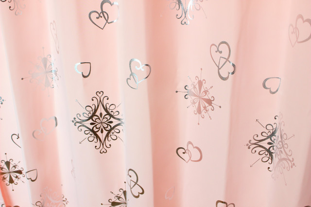 かわいいハート柄箔のカーテン｜【既製品カーテン：2枚入り】アリッサ