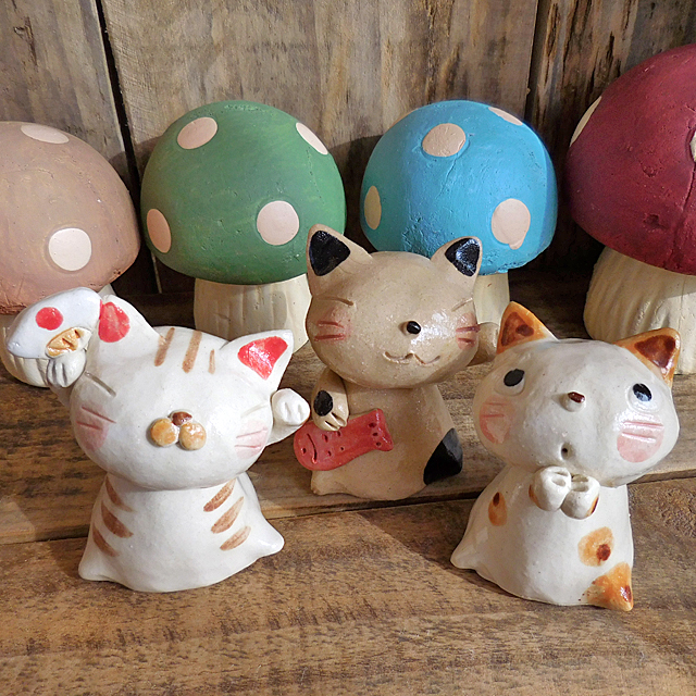 美濃焼 猫 置物 手造り 陶器製 日本製 立型 （1～3）