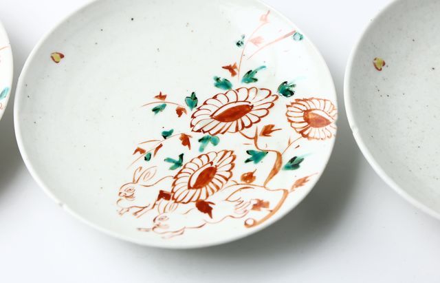 松浦ナオコ 4 赤絵花兎文5寸皿 ｜ 暮らしのうつわ花田 和食器 通販