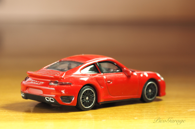 ◇【Schuco】EDITION 1:64 ポルシェ 911 ターボ （991レッド）