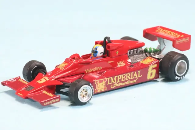 ミニチャンプス1/43レッドブルレーシングRB5 中国GP2009 1-2WIN