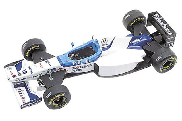 ユーロスポーツ特注ミニチャンプス 1/43 ティレル 022 ヤマハ 1994