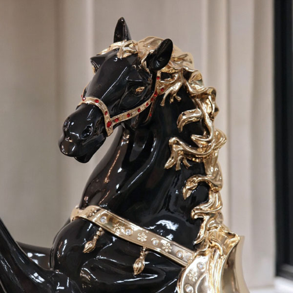 風水・開運インテリア・跳ね馬の置物（立ち馬） Mサイズ （ブラック