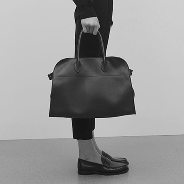 The Row ザロウ ハンドバッグ ソフト マルゴー 15 黒 ナチュラル