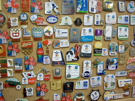 オリンピック・ピンバッジ交換が静かなブームに - バンクーバー経済新聞