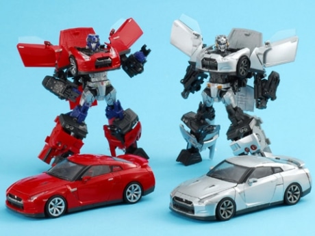 GT-Rがコンボイに－タカラトミー、トランスフォーマー25周年でコラボ