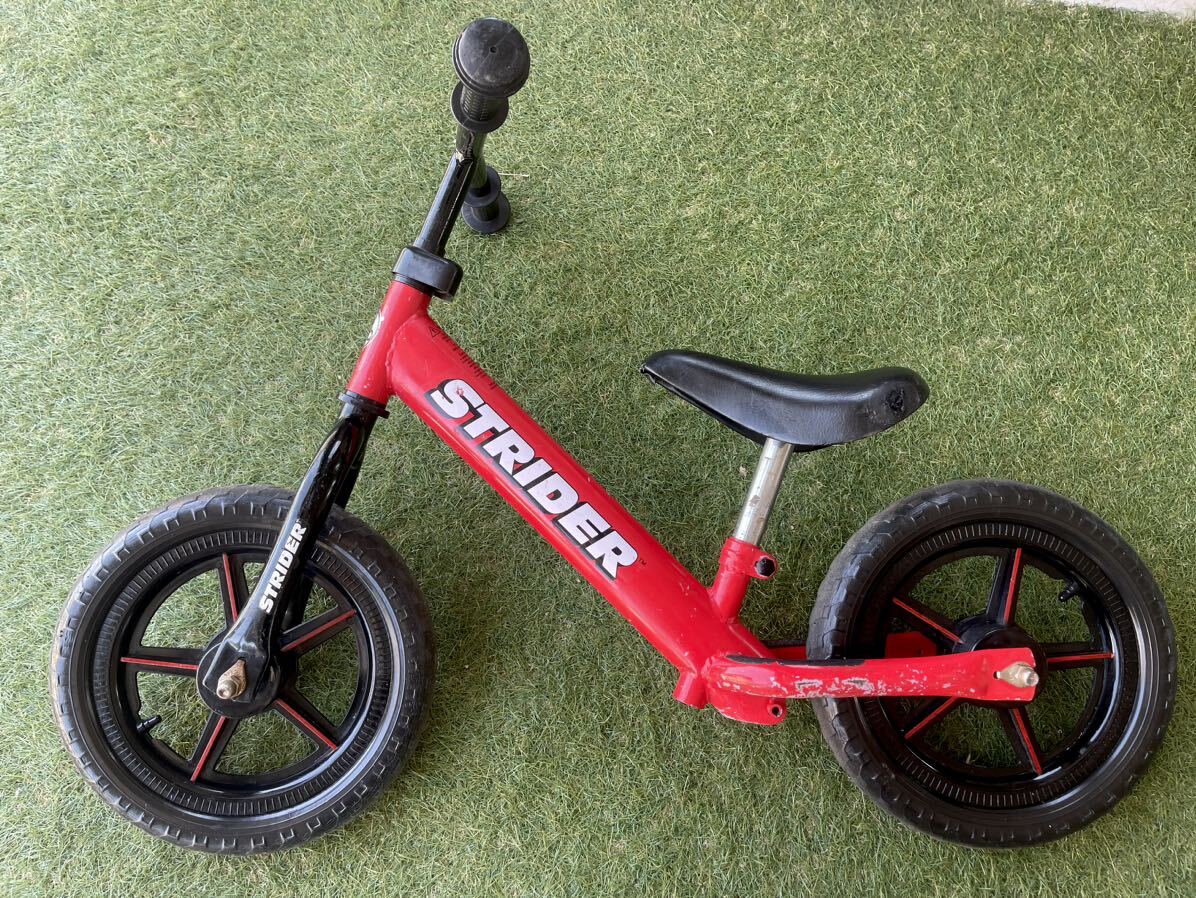 美品】STRIDER バランスバイク 赤 12インチ スポーツ 日本正規品