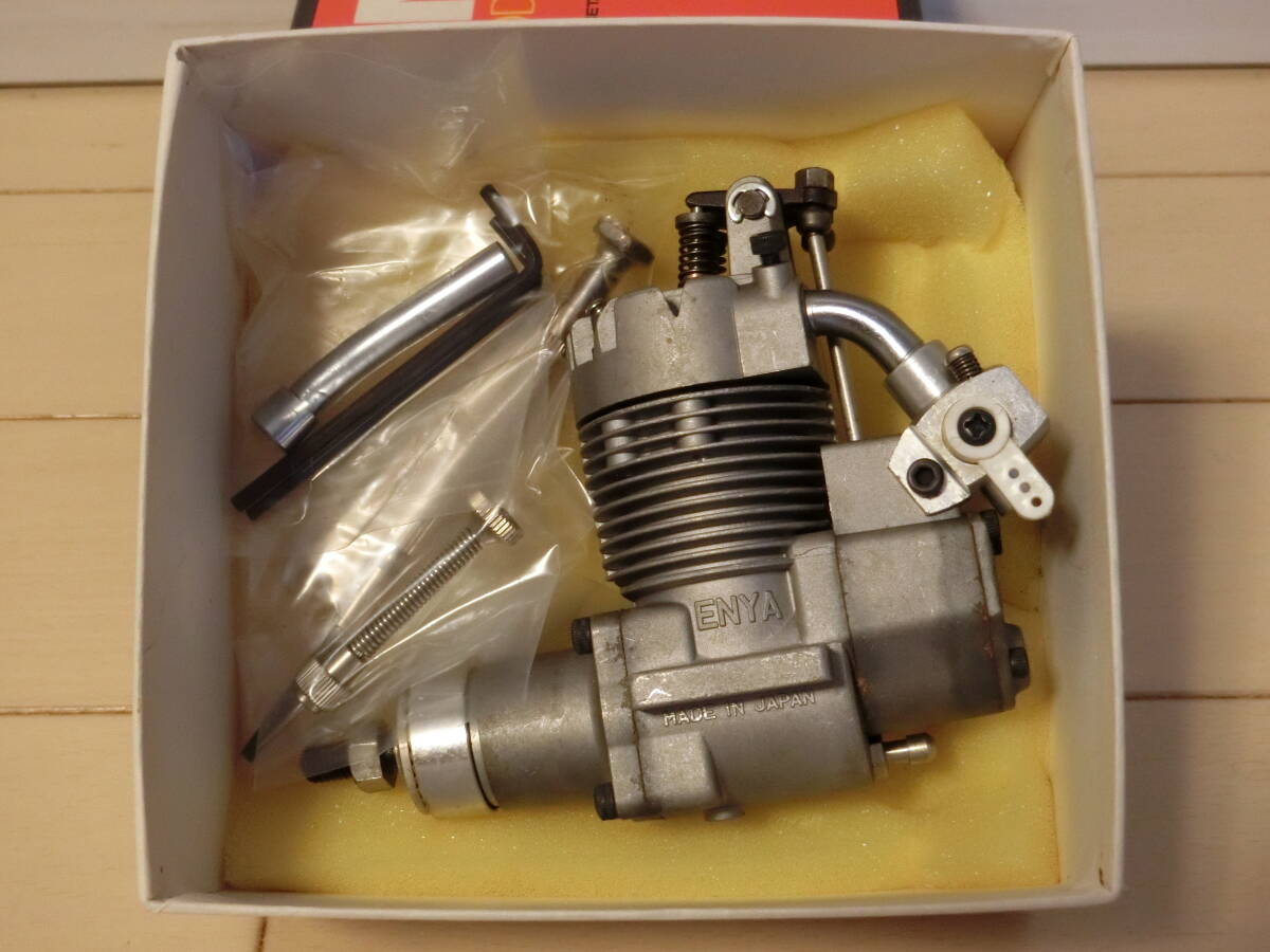 K&B 3.5 cc S1 8380A 模型エンジン