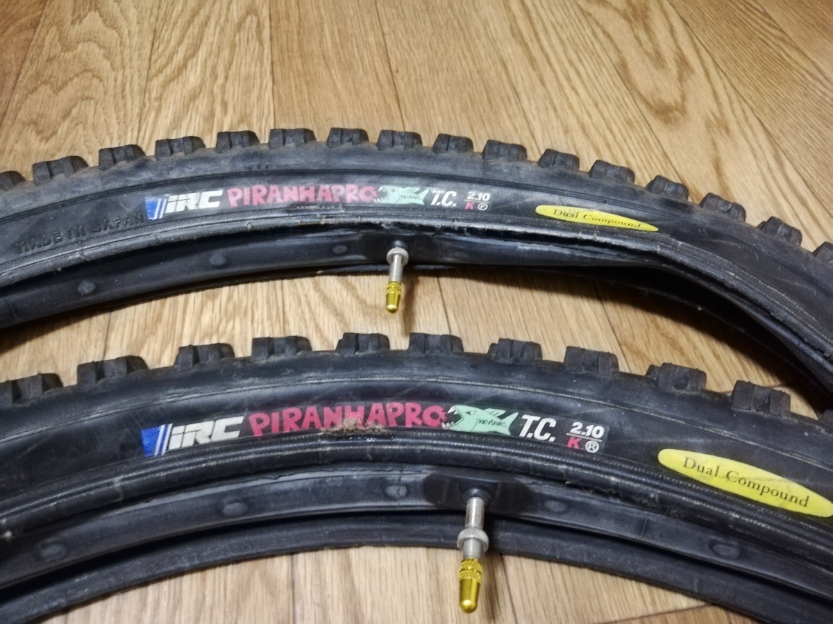 販売 IRC ピラニアPRO IRC ピラニアPRO Pneus IRC PIRANHA PRO