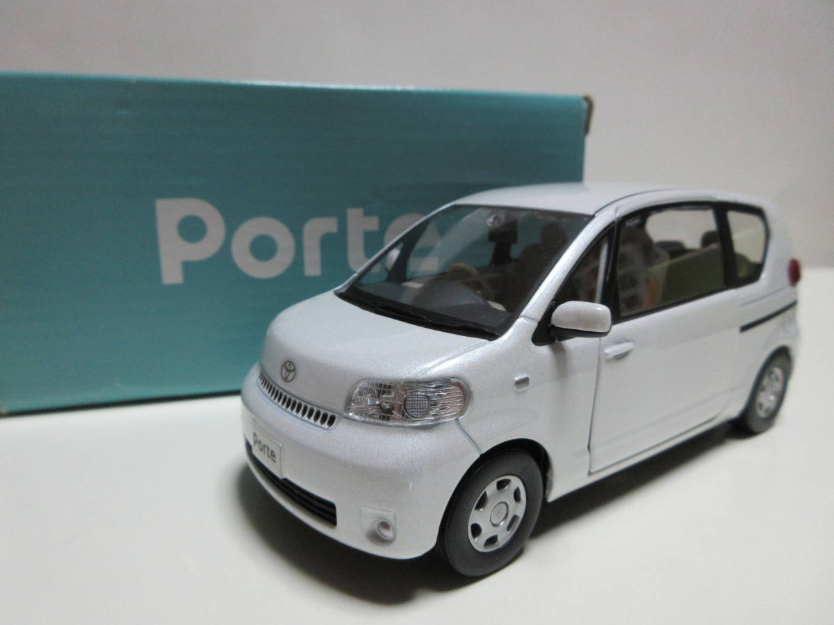 トヨタ ポルテ 初期型 カラーサンプル ミニカー ブルー 1⁄30 ☆送料