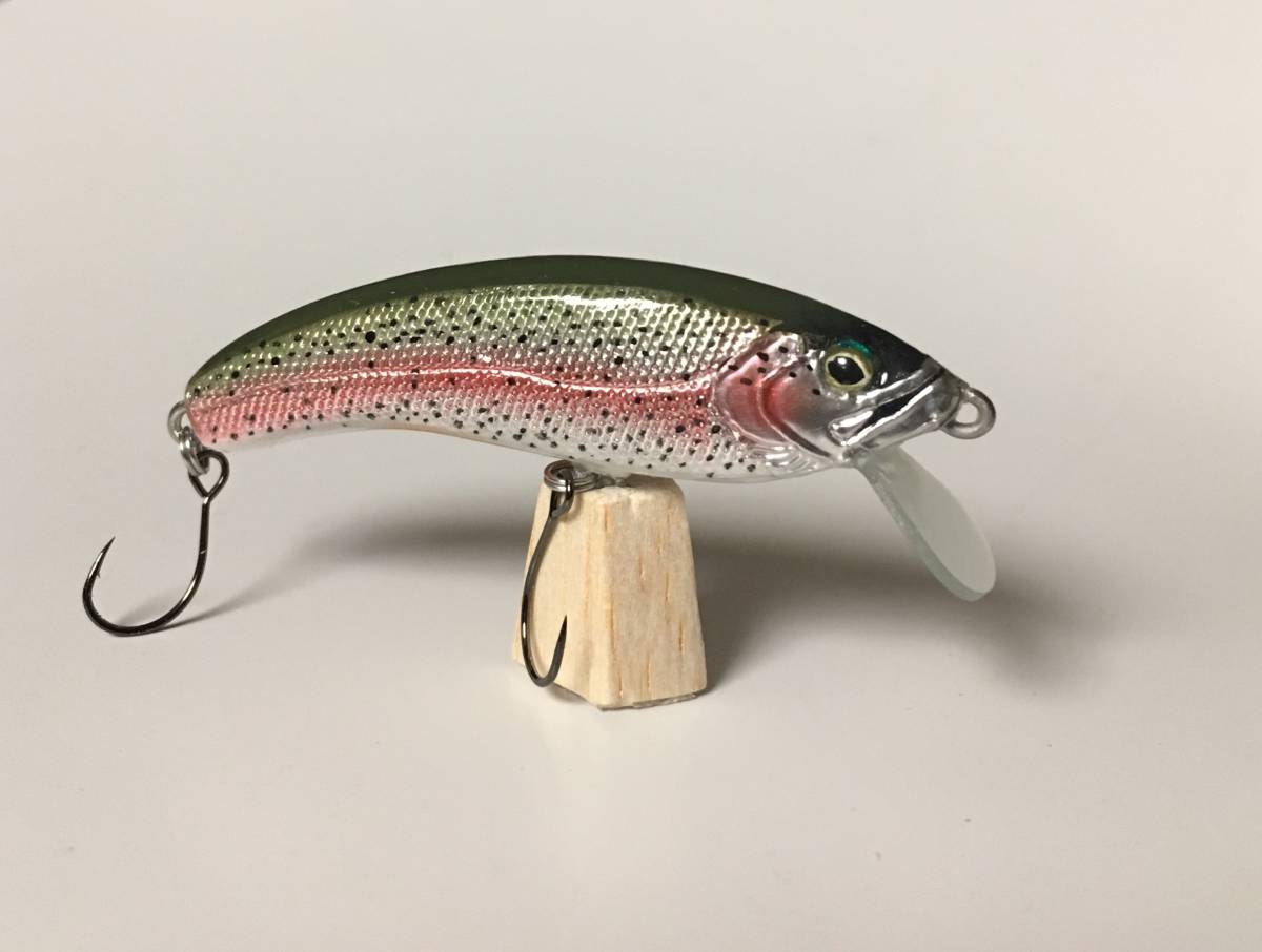 新品】ハンドメイドルアー バルサ stomp lures ミノー ニジマスカラー
