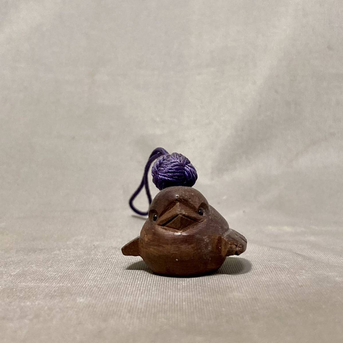 時代提物 縁起物根付 天然素材 在銘【福良雀に乗る大黒様】高4.7cm 重